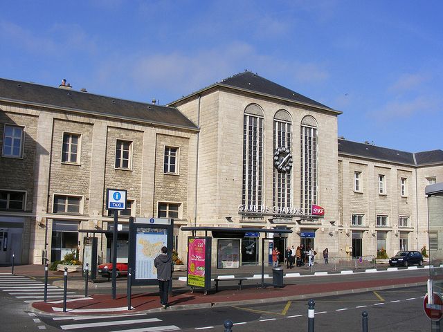 File:Gare de Chartres 01.jpg