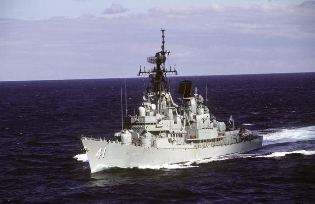 File:HMAS Brisbane.jpg