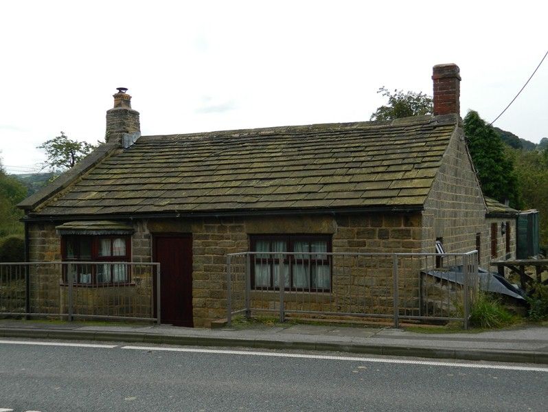 File:Old Toll House (geograph 6114810).jpg