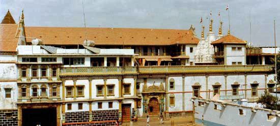 File:Swaminarayan Bhuj Mandir.jpg