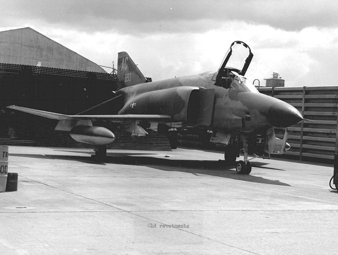 File:12th TRS RF-4C 65-0893 TSN SVN 1968.jpg