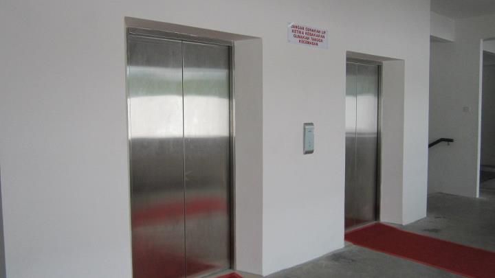 File:Bangunan Wawasan Heng Ee Elevators.jpg