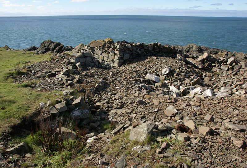 File:Doon Castle Broch 20100925 interior.jpg