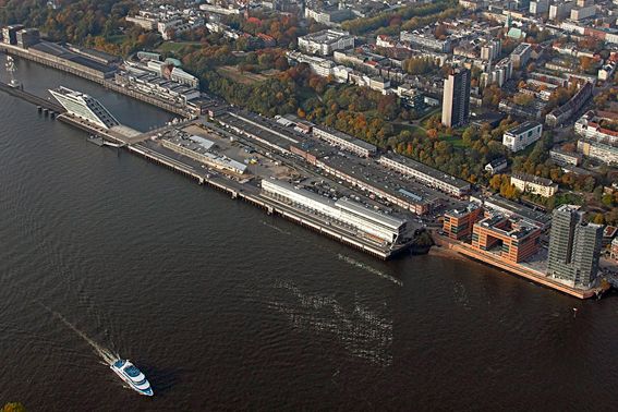 File:Fischmarkt-Hamburg-Areal-Luftaufnahme.jpg