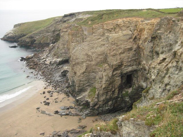 File:Hole Beach - geograph.org.uk - 1566052.jpg