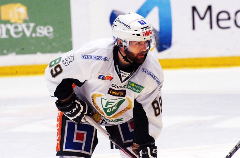 File:Jack Connolly AIK-Färjestad 2014-01-18.jpg