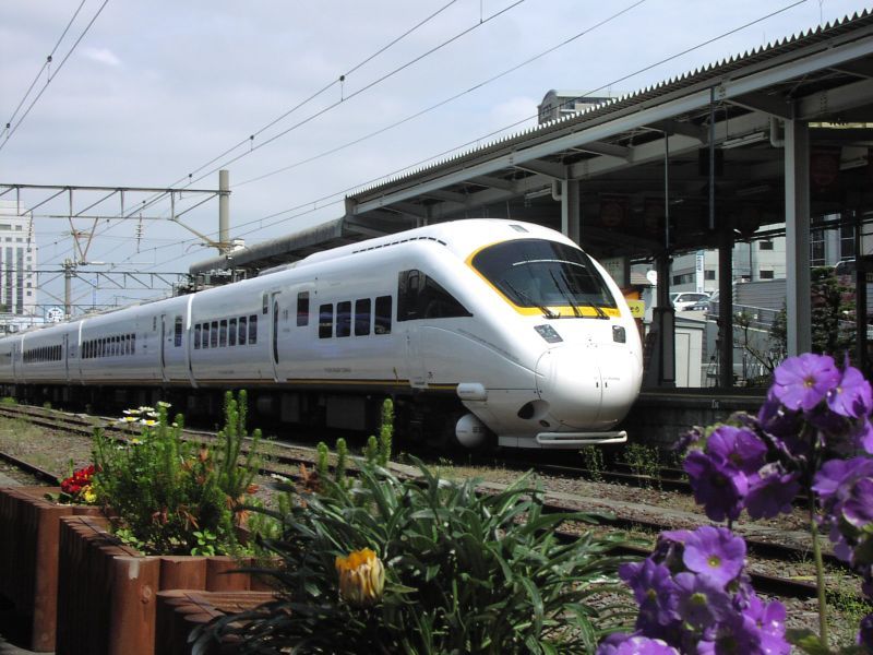 File:The Kamome train to Nagasaki.jpg