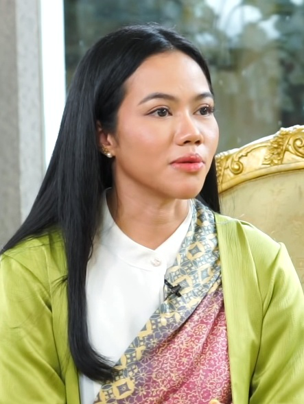 File:Yura Yunita in 2022.png