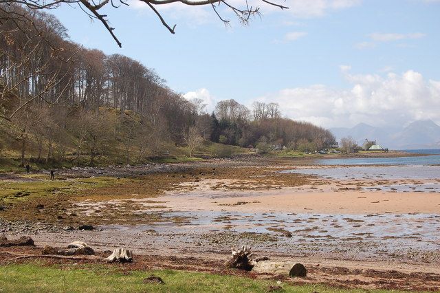 File:Applecross Bay - geograph.org.uk - 1256739.jpg