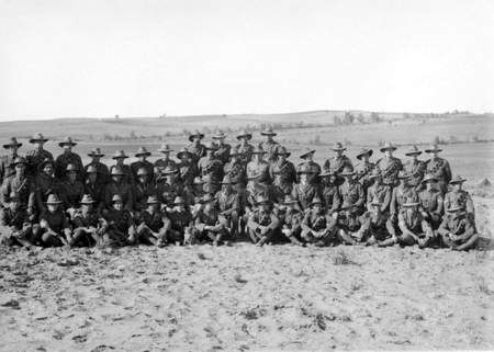 File:Auckland Mounted Rifles Regiment officers and NCOs.jpg