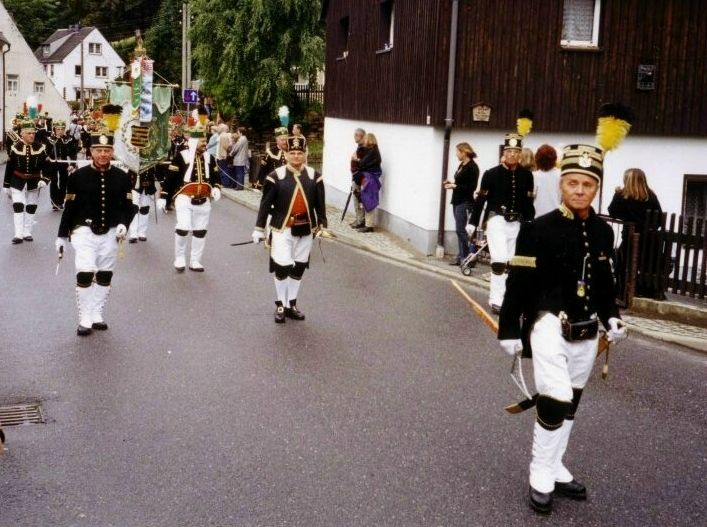 File:Bergparade in Pobershau 2004.JPG