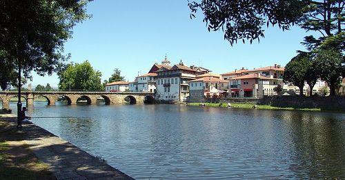 File:Chaves Rio Tâmega e Madalena Jardim Público.jpg