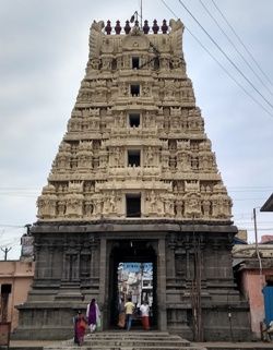 File:Kanchi katchabesvarar temple1.jpg