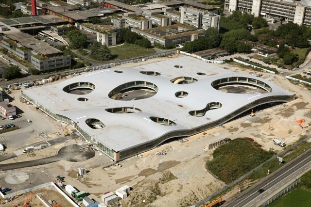 File:Rolex Learning Center 07-2009.jpg