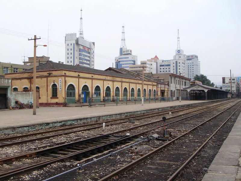 File:Zhangjiakou Railway Station 08,June 17, 2010.jpg