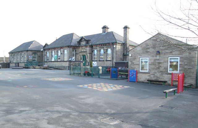 File:Bowling Green Primary School Stainland.jpg