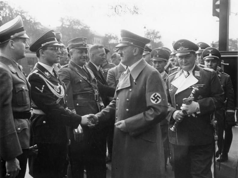 File:Bundesarchiv Bild 183-H13039, Münchener Abkommen, Rückkehr Hitler.jpg