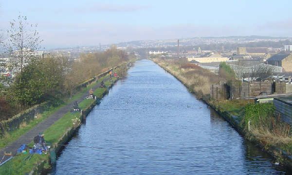 File:Burnley Embankment - geograph.org.uk - 4197.jpg