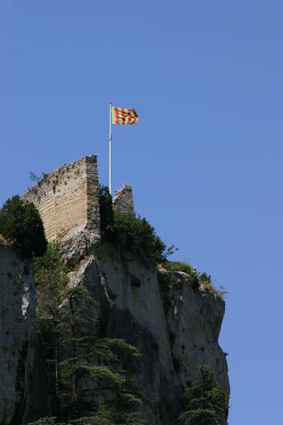 File:Castle Fontaine de Vaucluse by JM Rosier.jpg