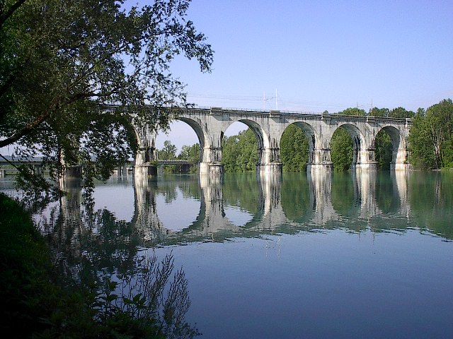 File:Fiume Isonzo-ponte ferrovia.jpg