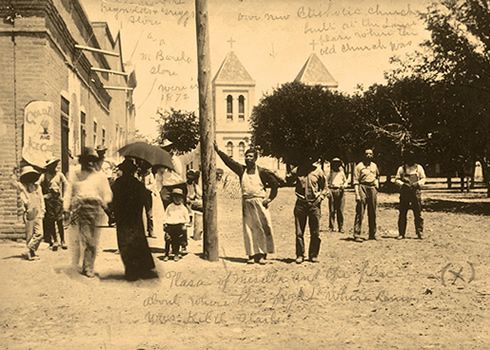 File:Group on plaza, Mesilla, New Mexico.jpg