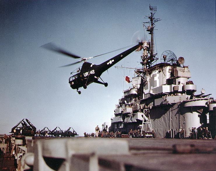 File:HO3S-1 flies over USS Kearsarge (CV-33) 1948.jpg