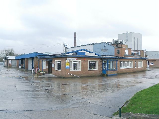 File:Llangadog Creamery - geograph.org.uk - 347707.jpg