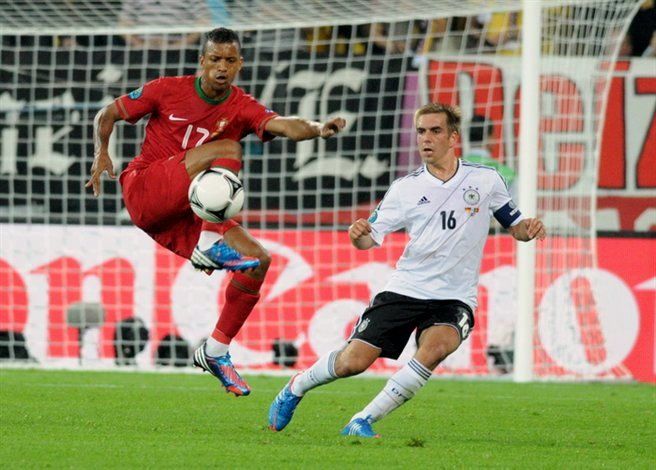 File:Nani - Philipp Lahm 20120609.jpg