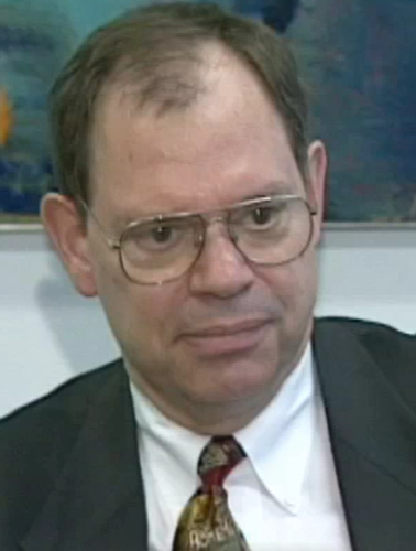 File:Phil Condit (1997).png