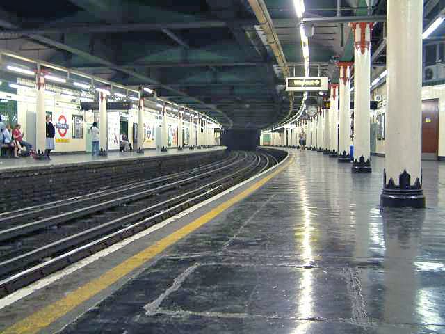 File:Temple underground station.jpg