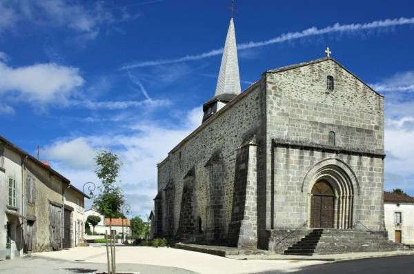 File:Village of Darnac, Haute-Vienne.jpg