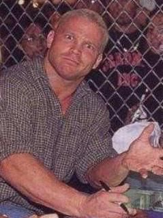 File:Crash Holly signing autographs.jpg