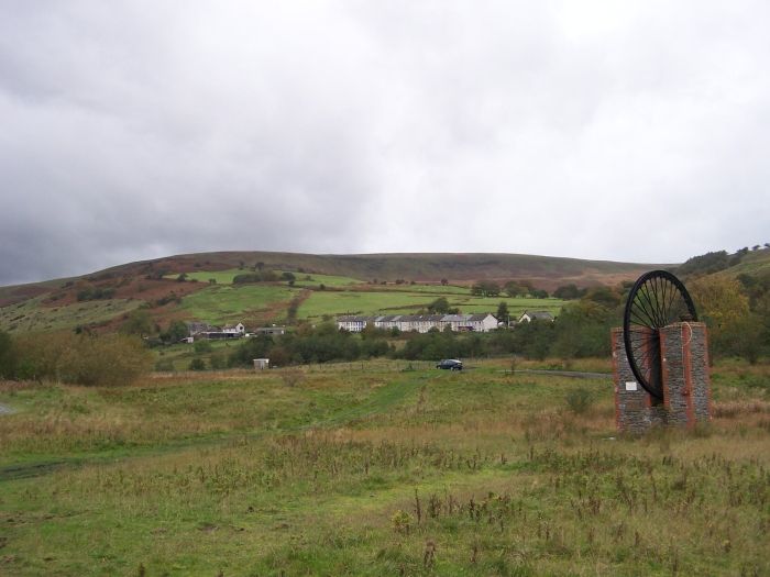 File:Darevalleycountrypark-photo-by-aberdare-blog.jpg