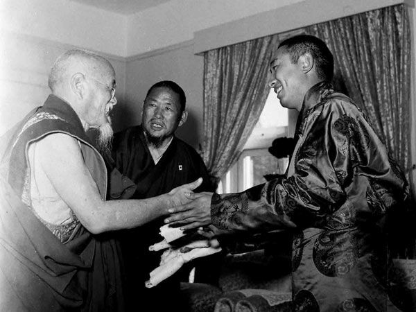 File:Gesheandpanchenrinpoche.jpg