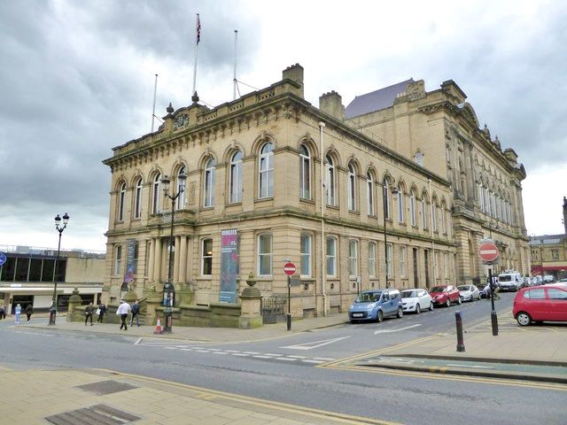 File:Huddersfield Town Hall.jpg