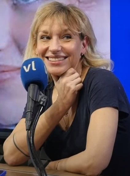 File:Julie Debazac.jpg