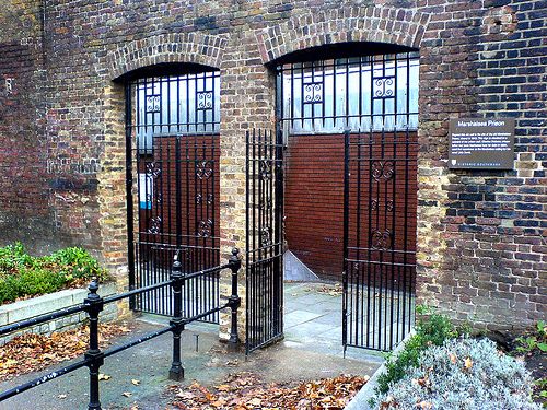 File:Marshalsea-gates-December2007.jpg