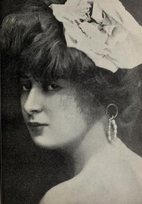 File:MazieFollette1901.jpg