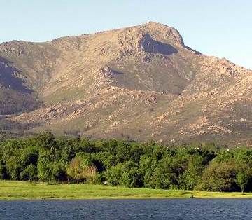 File:Pico de La Maliciosa (2.227 m).jpg