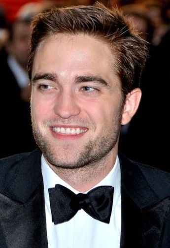 File:Robert Pattinson Cannes 2012.jpg