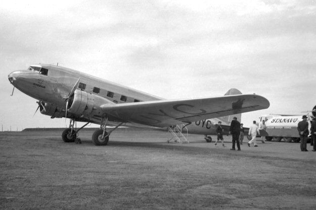 File:Australian National Airways DC-2 VH-UYC.jpg