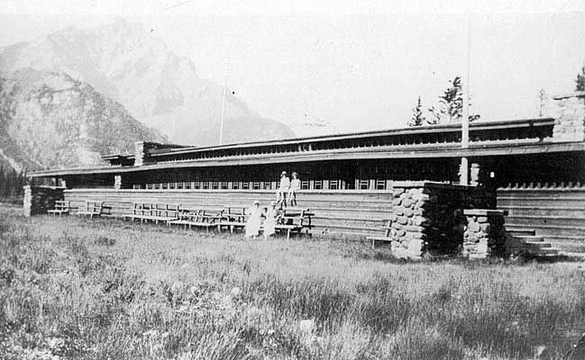 File:Banff National Park Pavilion, circa 1920.jpg