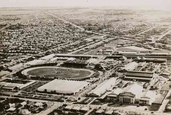 File:Centennial Hall 1947 B70303 4.jpg