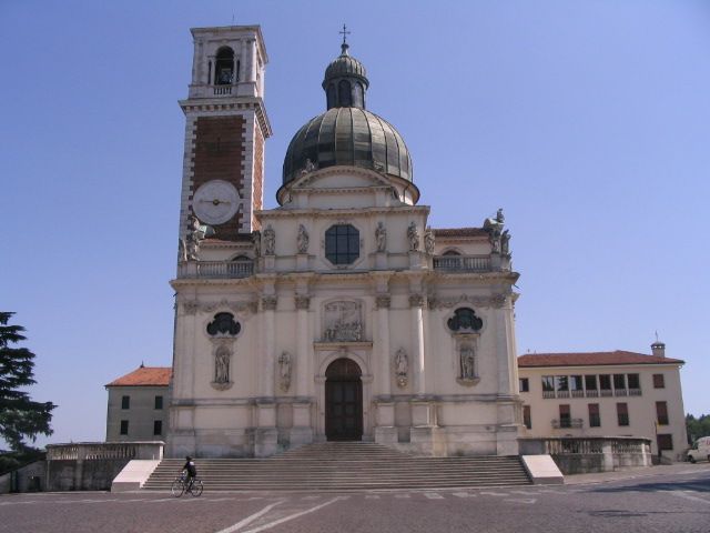 File:Monte Berico Basilica 2007.jpg