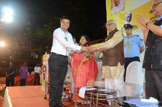 File:Photo with Shri Ram Naik.jpg