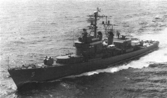 File:USS Wilkinson (DL-5) underway in late 1960s.jpg