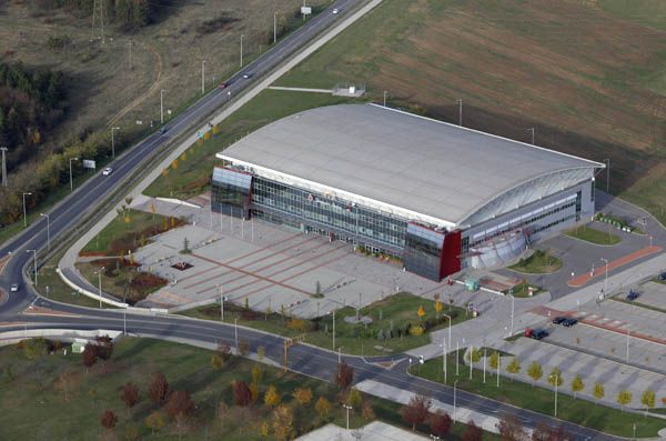 File:Veszprém Aréna Sport- és rendezvénycsarnok.jpg