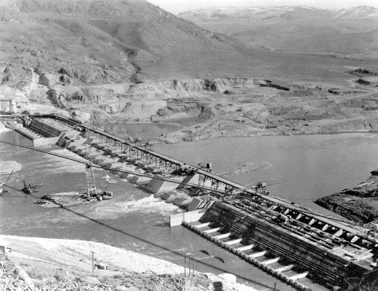 File:Grand Coulee Dam construction.jpg