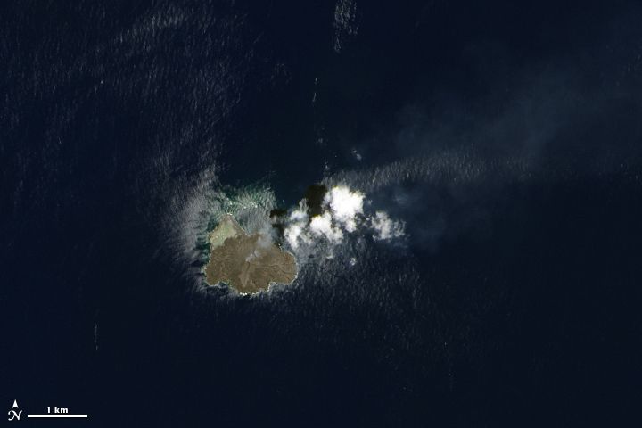 File:Growth of Nishino-shima Volcanic Island.jpg