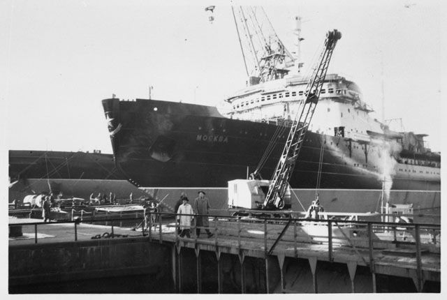 File:Icebreaker Moskva (1959) under construction 2.jpg